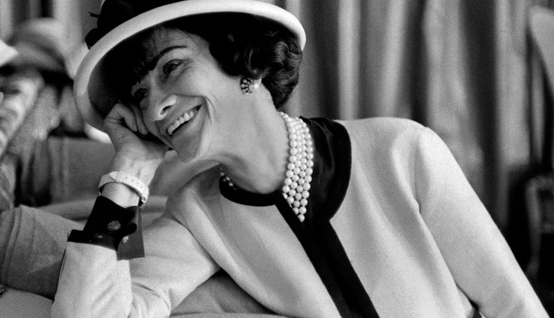 Coco Chanel – Người giải phóng phụ nữ khỏi corset và di sản trong mọi tủ đồ hiện đại